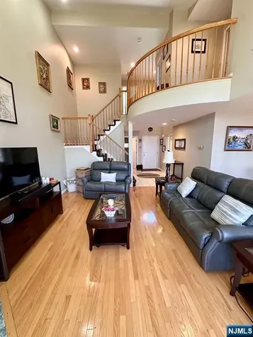 19 Lakeview Drive Old Tappan NJ 07675