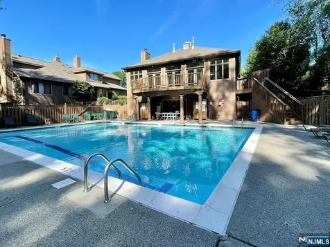 19 Lakeview Drive Old Tappan NJ 07675