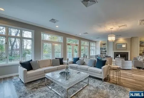 19 Lakeview Drive Old Tappan NJ 07675