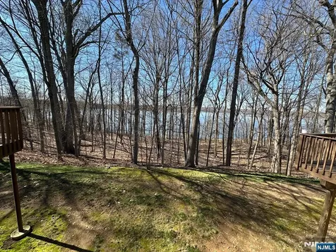 19 Lakeview Drive Old Tappan NJ 07675