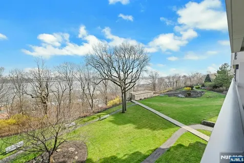 4 Horizon Road Fort Lee NJ 07024