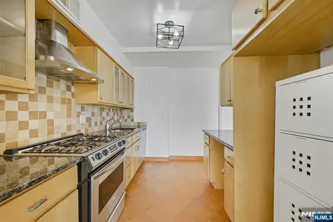 4 Horizon Road Fort Lee NJ 07024