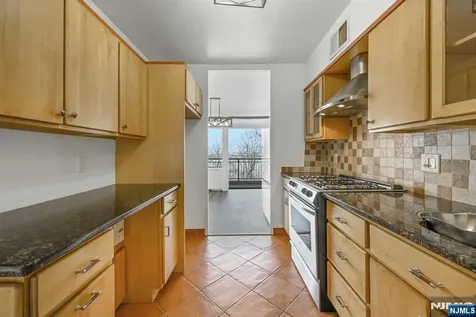 4 Horizon Road Fort Lee NJ 07024