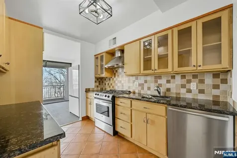 4 Horizon Road Fort Lee NJ 07024