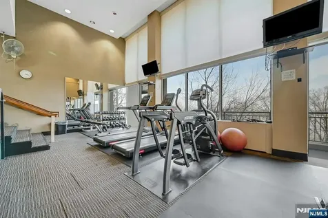 4 Horizon Road Fort Lee NJ 07024