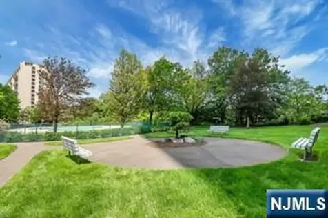 4 Horizon Road Fort Lee NJ 07024