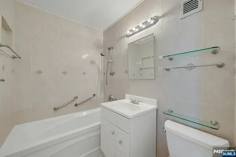 4 Horizon Road Fort Lee NJ 07024