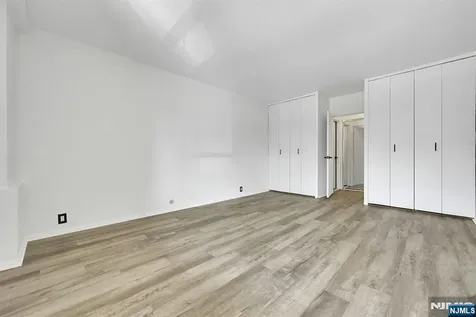 4 Horizon Road Fort Lee NJ 07024