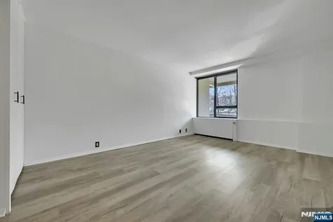 4 Horizon Road Fort Lee NJ 07024