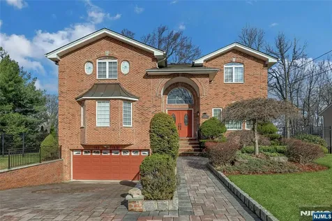 411 Fairway Drive Leonia NJ 07605