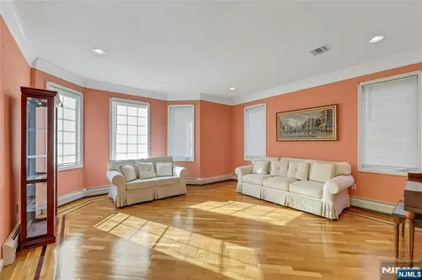 411 Fairway Drive Leonia NJ 07605