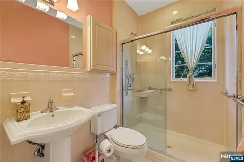 411 Fairway Drive Leonia NJ 07605
