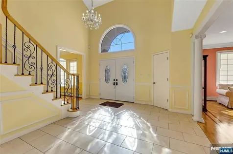 411 Fairway Drive Leonia NJ 07605