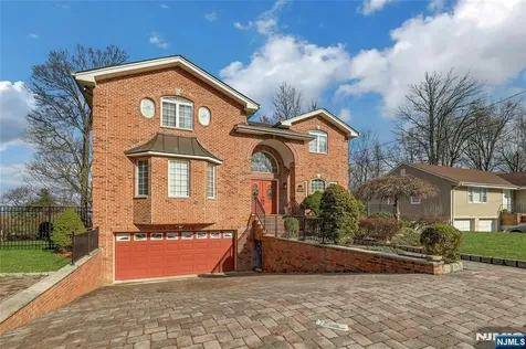 411 Fairway Drive Leonia NJ 07605