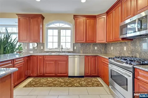 411 Fairway Drive Leonia NJ 07605