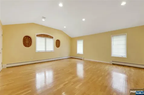 411 Fairway Drive Leonia NJ 07605