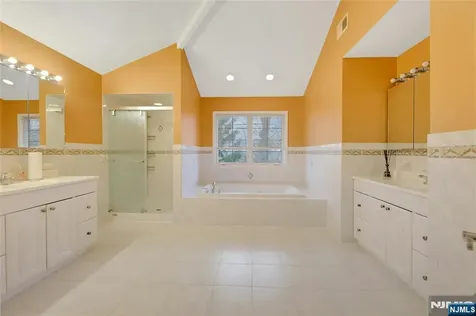 411 Fairway Drive Leonia NJ 07605