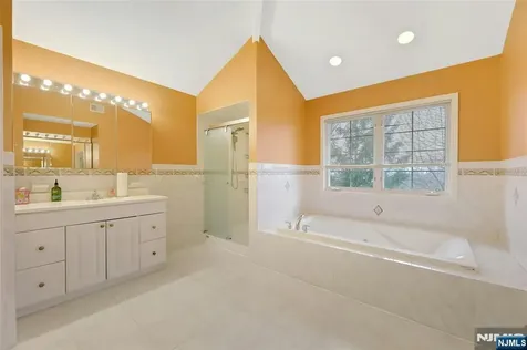 411 Fairway Drive Leonia NJ 07605