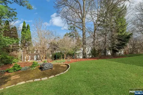 411 Fairway Drive Leonia NJ 07605