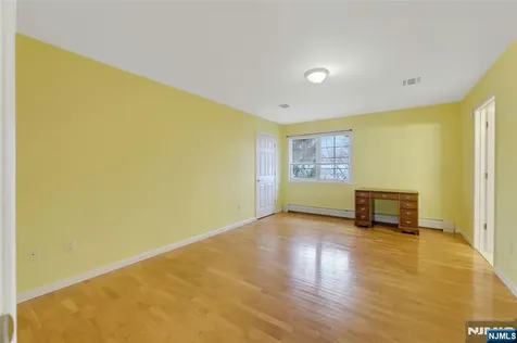 411 Fairway Drive Leonia NJ 07605