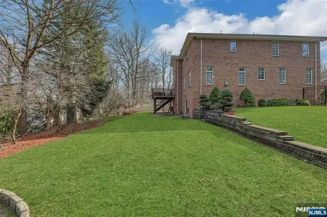 411 Fairway Drive Leonia NJ 07605