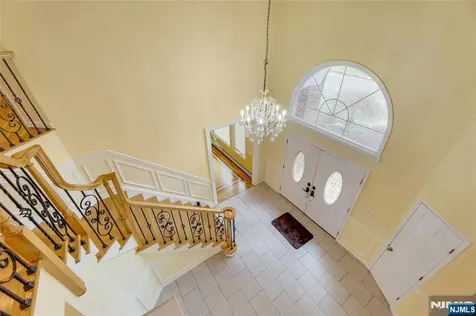 411 Fairway Drive Leonia NJ 07605