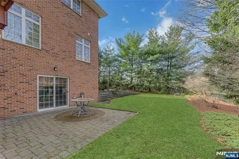 411 Fairway Drive Leonia NJ 07605