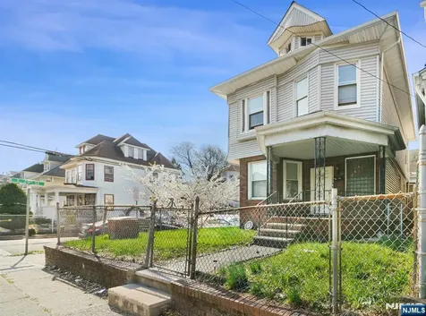 438-440 Park Avenue Paterson NJ 07504