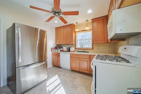 50 Knolls Road Bloomingdale NJ 07403