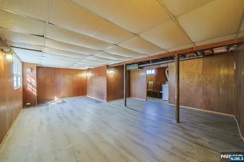 50 Knolls Road Bloomingdale NJ 07403