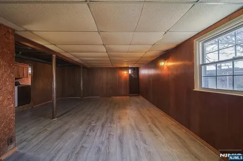 50 Knolls Road Bloomingdale NJ 07403