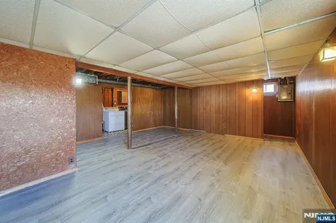 50 Knolls Road Bloomingdale NJ 07403