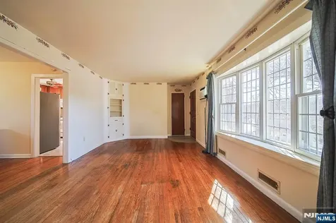 50 Knolls Road Bloomingdale NJ 07403
