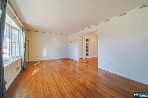 50 Knolls Road Bloomingdale NJ 07403
