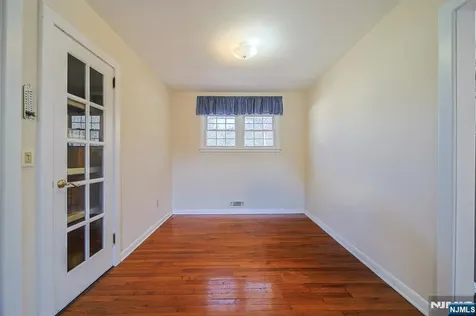50 Knolls Road Bloomingdale NJ 07403