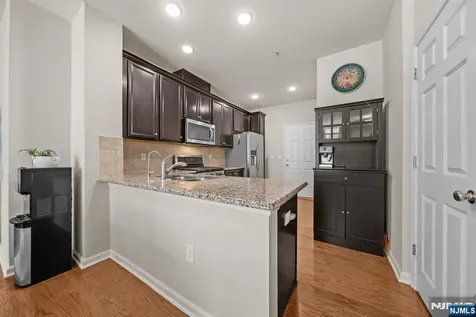 185 Wesmont Drive Wood Ridge NJ 07075