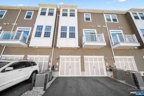185 Wesmont Drive Wood Ridge NJ 07075