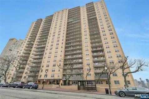 6600 Jfk Boulevard E West New York NJ 07093