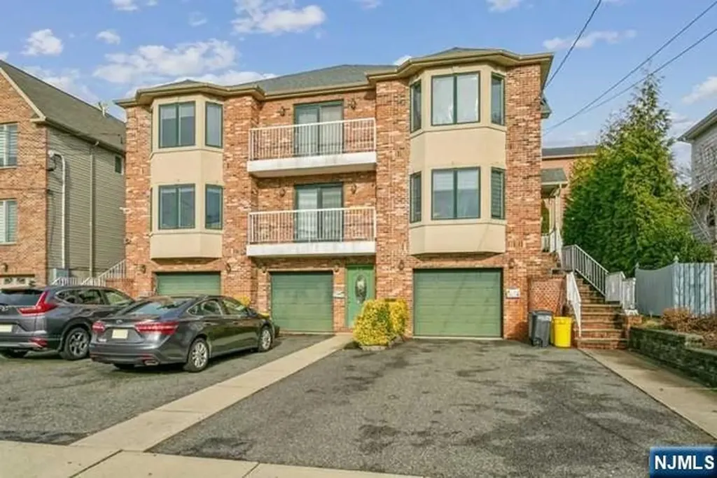 341B E Columbia Palisades Park NJ 07650