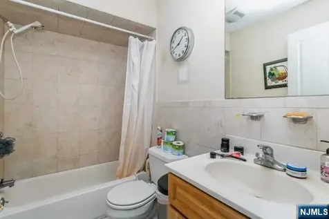 341B E Columbia Palisades Park NJ 07650