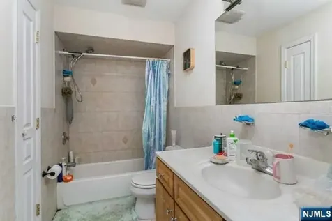 341B E Columbia Palisades Park NJ 07650