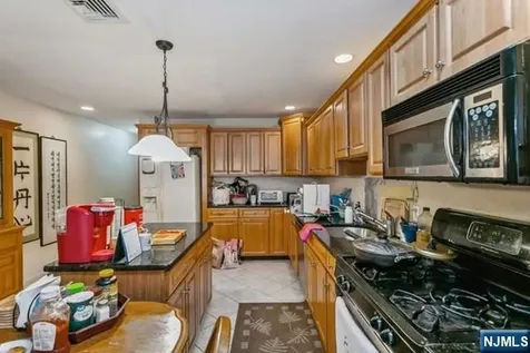 341B E Columbia Palisades Park NJ 07650