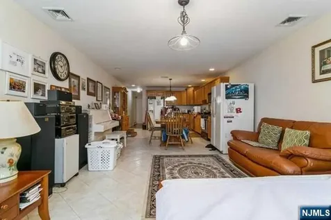 341B E Columbia Palisades Park NJ 07650