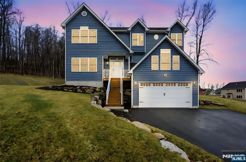 16 Mcdonald Court New Windsor NY 12553