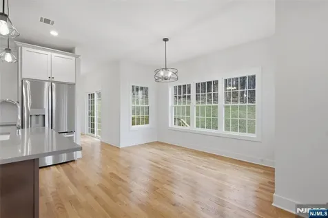 16 Mcdonald Court New Windsor NY 12553