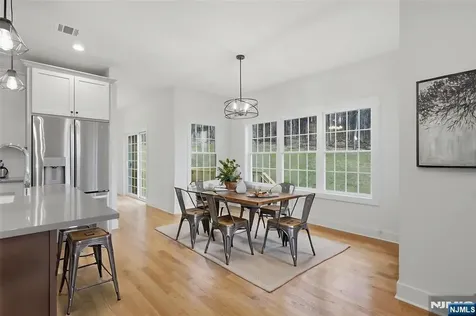 16 Mcdonald Court New Windsor NY 12553