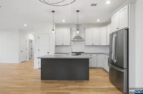 16 Mcdonald Court New Windsor NY 12553
