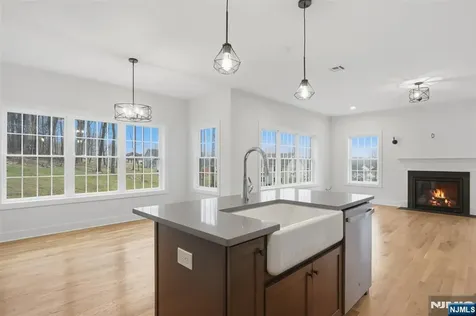 16 Mcdonald Court New Windsor NY 12553