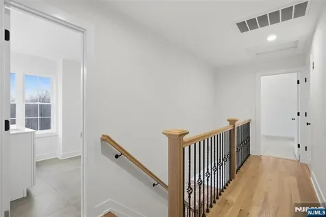 16 Mcdonald Court New Windsor NY 12553