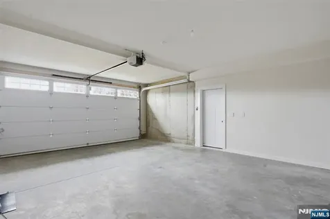 16 Mcdonald Court New Windsor NY 12553